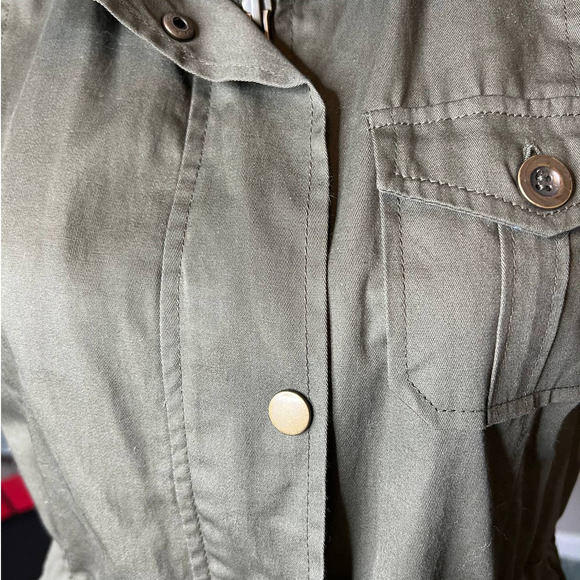 C'ESTTOI Utility Vest w/Faux Fur Lining Zipper and Snap Closure Size Small - Picture 2 of 7